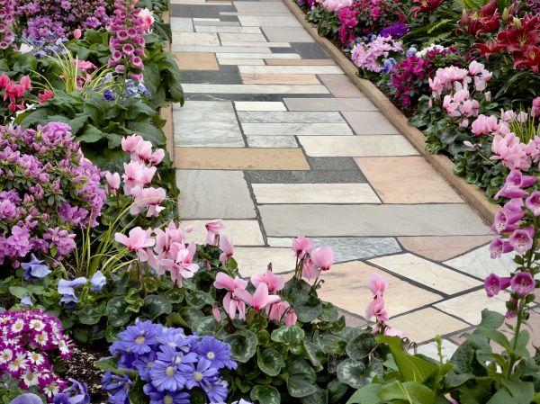 Garden Path Installation in Hamilton